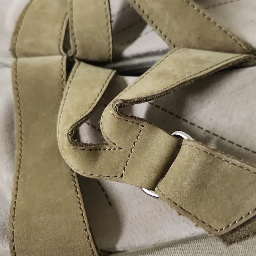 Bass Women's Beige Strap Sandals SIZE 7